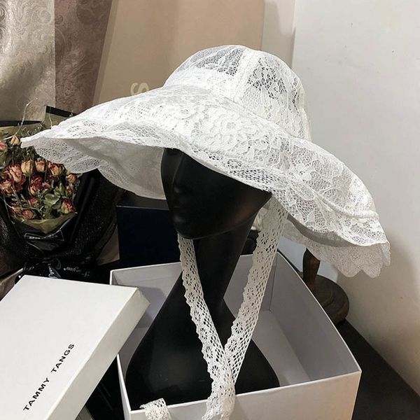 Новая шляпа шляпа с гибкими кружева лето Большой широкий широкий Breim Sun Hat White Black кружева Кентукки Дерби церковная вечеринка свадебные шляпы пакетная пляжная шляпа Y200602