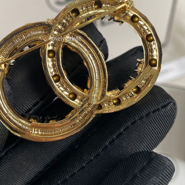 

sell ladies designer brooch crystal pearl letter brooch pin fashion lapel pins corsage women jewelry accessary gifts, Gray