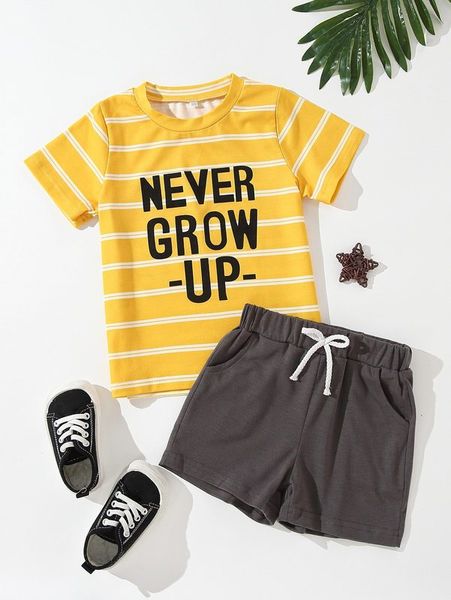 Gestreifte T-Shirt-Shorts mit Slogan-Grafik für Kleinkinder und Jungen mit Schleife vorne