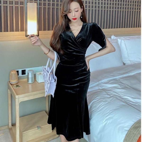 

autumn / winter 2020 women's new v-neck stud beads off shoulder mid sleeve fishtail velvet dress a7418, Black;gray