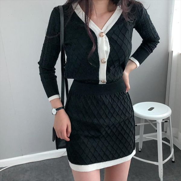 

new women designer long sleeve v neck buttons short skirt geometric jacquard black knitting 2pc suit two piece set, Gray