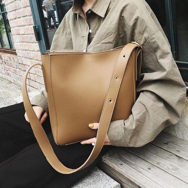 

shoulder bags fashion trend bucket bag wild large-capacity casual wide strap buckets messenger female simple for women