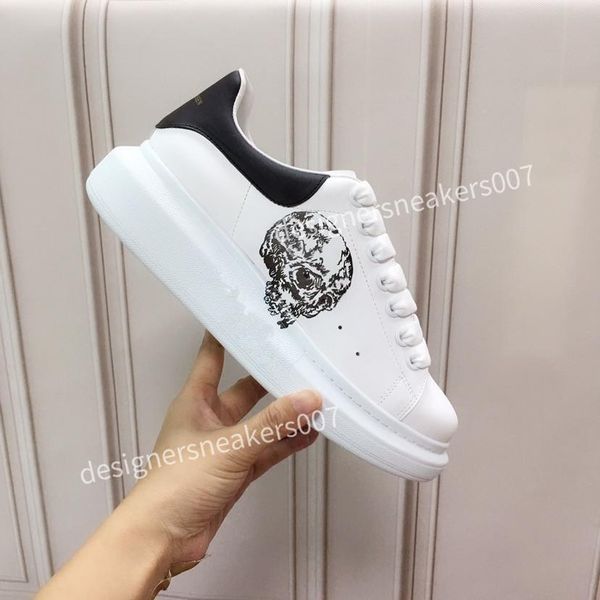 

2021the mens leather lace up platform oversized sole sneakers white black casual hc191002