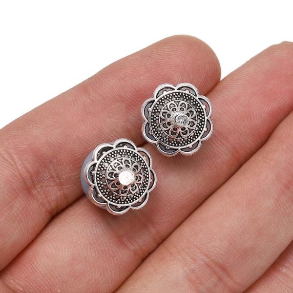 

20pcs lot 14mm 8 petals carved flower receptacle loose sparer apart end bead caps for diy jewelry making findings h bbylwr, Silver