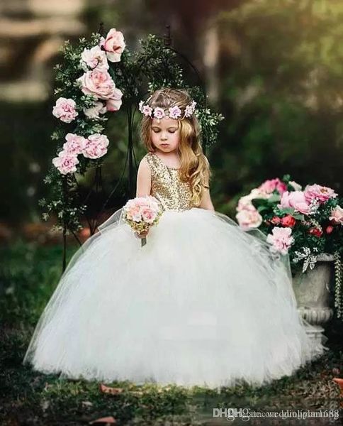 New Gold Lantejoulas Barato Flower Flower Girls Vestidos para Country Hollow Back com Sashes Puffy Tulle Meninas Aniversário Primeira Comunhão Dresse