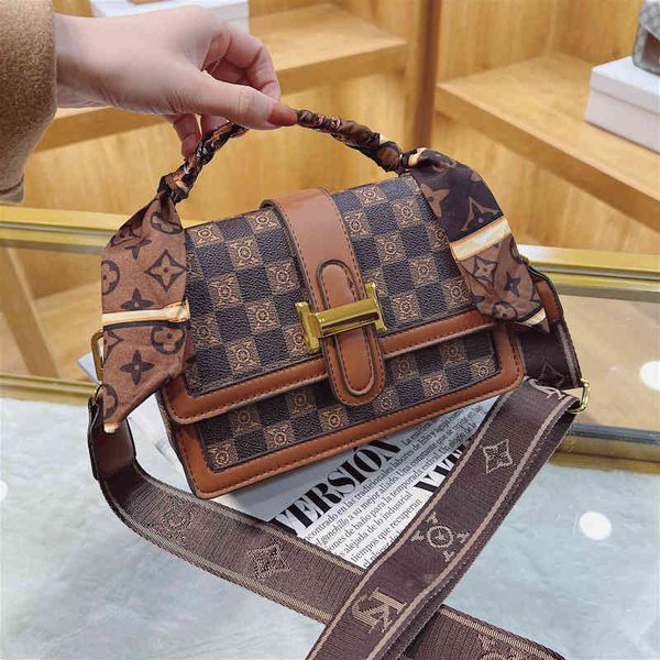 

2022 factory wholesale new fashion single shoulder diagonal straddle women's autumn winter simple versatile handbag
