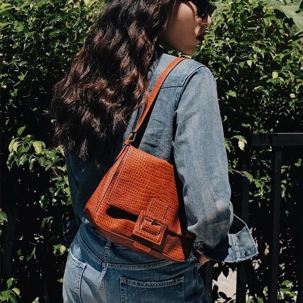 

the same armpit soft skin baguette bag with crocodile pattern shoulder bag