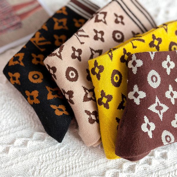

women letter print socks mix color breathable cotton socks fashion hosiery gift for love girlfriend wholesale price, Pink;yellow