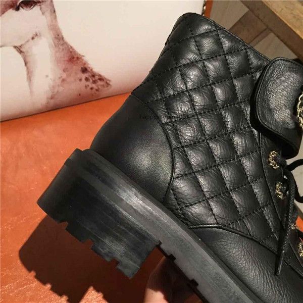

2021 new martin shoes leather women's boots winter martin boots classic boots of good quality white black beige