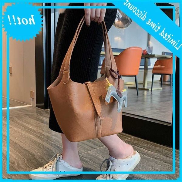 

bucket bag women 2020 new korean fashion versatile large capacity handbag