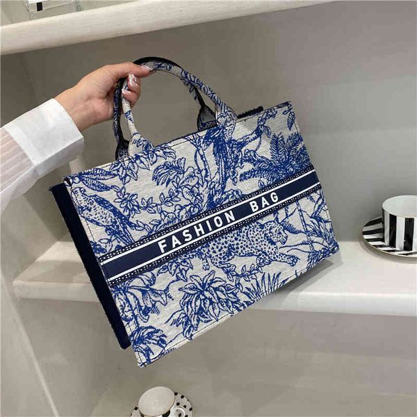 

2022 factory wholesale new big women's trend star same texture large capacity bag, Black;red