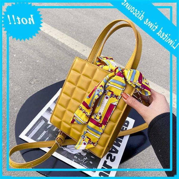 

hand held silk scarf women's 2020 fashion japanese and korean net red ins personalized one shoulder messenger bag
