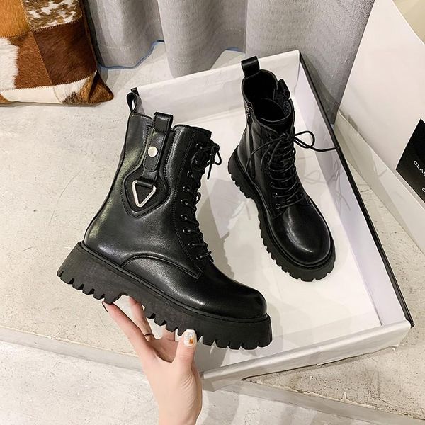

2020 winter women's shoes new locomotive fashion mid-heel short tube round toe cool black solid color martin women's boots
