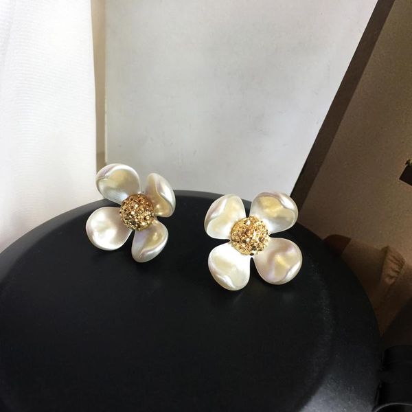 

s925 needle fashion flower earrings sweet korean teperament white resin stud earrings for women jewelry gifts wholesale, Golden;silver