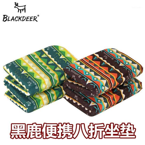 

outdoor pads blackdeer foldable thermal and water insulation seat mat1
