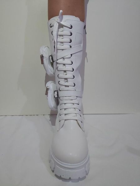 

white women's boot with zip with pocket detail, Black