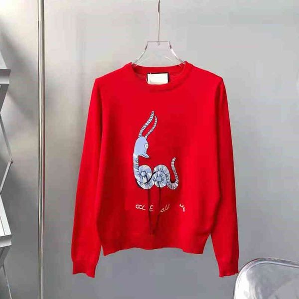 

2022 factory wholesale new high version autumn fashion ancient small animal embroidery stitching simple cartoon aging red women's sweat, White