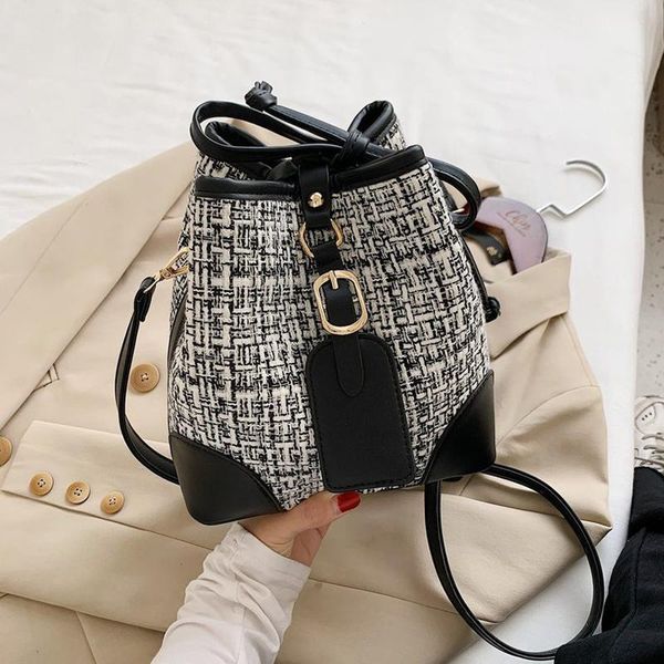 

looped handle mesh design tote bag for women 2020 handbags and wallets female autumn travel mini tote bag fashion woven