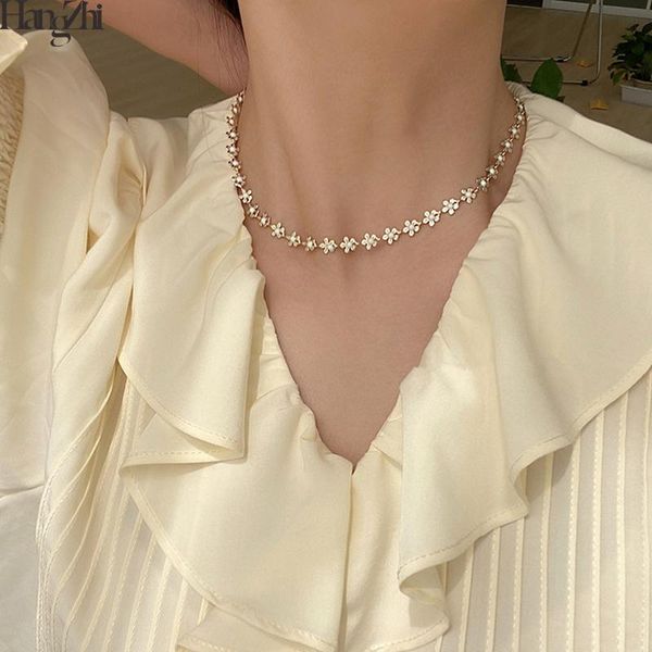 

chokers hangzhi 2021 korean design summer sweet small gold hollow flowers clavicle chain choker necklace for women birthday jewelry, Golden;silver
