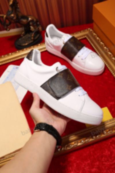 

en gros pas cher blanc en cuir vértity outt comausurus mode design femmes hommes noir splice повседневные chaussures couleavs bas-top crosek