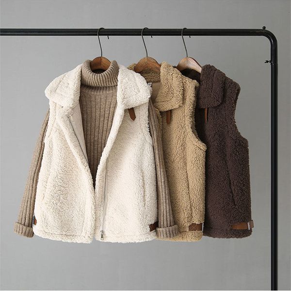 

2021 new womens short down fuzzy warm fall winter shearing zip sleeveless vests gilets coats fashion, Black;white