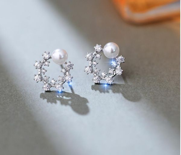 

2021 new korean style small fresh and simple sparkling imitation diamond floret pearl decorative earrings 527, Golden;silver