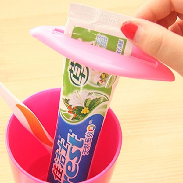 

toothpaste lip kiss bathroom dispenser cream tube rolling holder squeezer for home