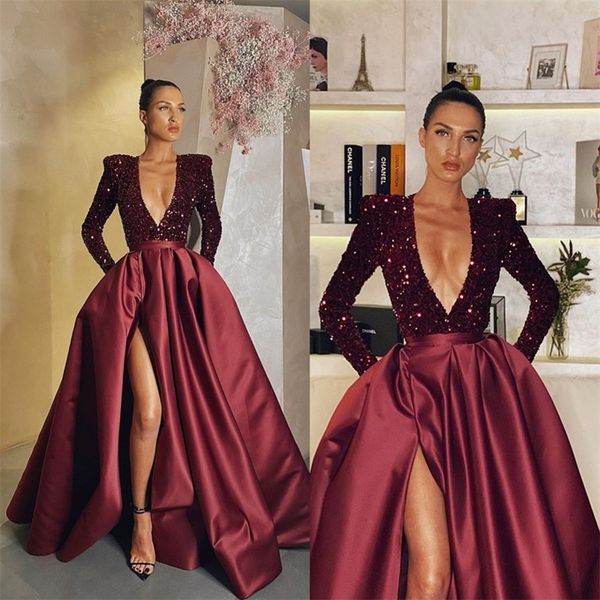 Luxuriöse rote Ballkleider, sexy V-Ausschnitt, glitzernde Pailletten, Perlen, Rüschen, Satin, Abendkleider mit langen Ärmeln, maßgeschneidertes Partykleid