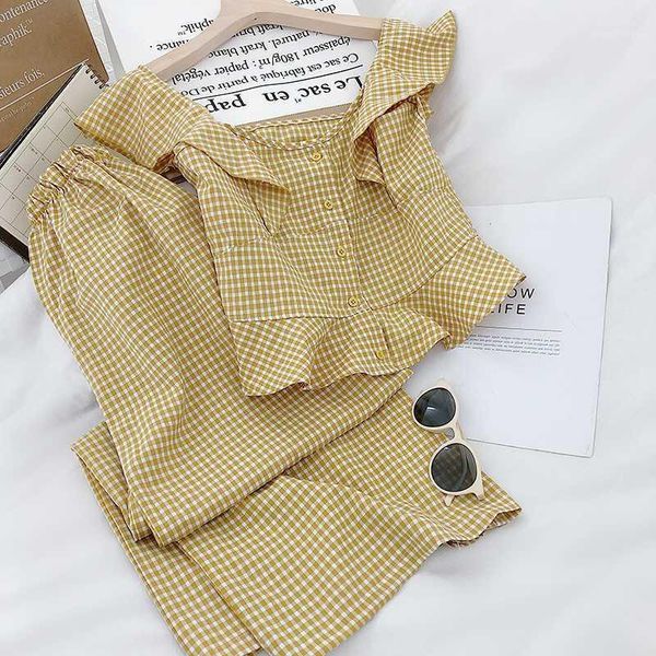 

spring and summer korean version of the small fresh ruffled round neck plaid vest high waist nine points wide leg pants suit1, White