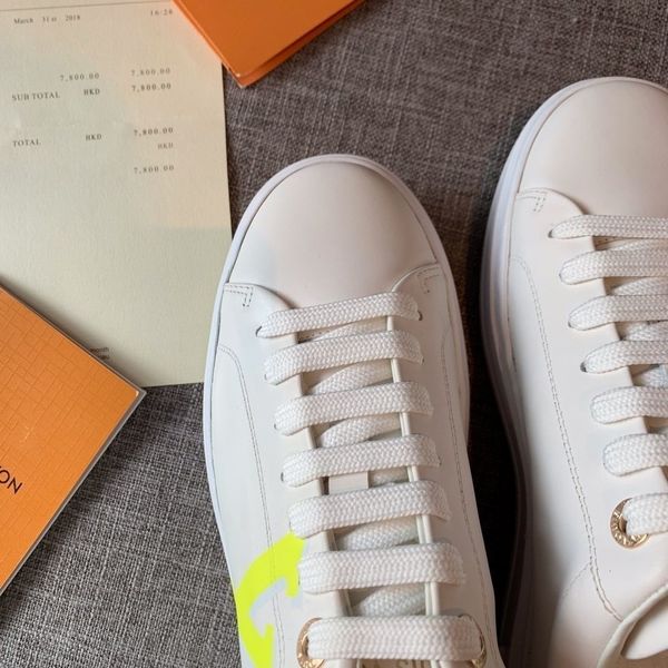 

2020 luxury fashion women's casual shoes, fresh lines, thick-soled structure, highlighting the thick-soled white shoes, size 35-40, Black;red