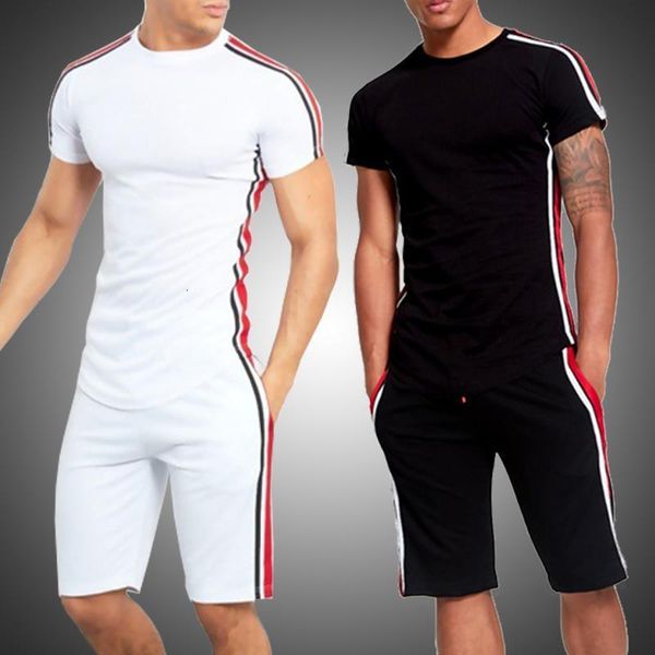 

2021 летний набор мужчин 2 штуки короткие наборы jogger трексуит костюм летние мужские полосатые шорты футболка спортивная одежда мужская од, Gray