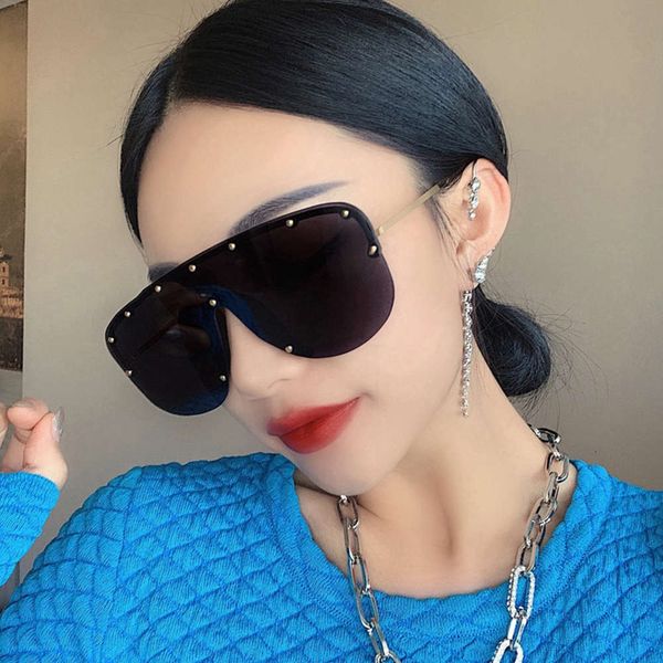 

large frame integrated black sunglasses super for women, White;black