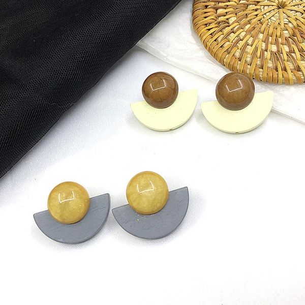 

stud 8seasons 1pair fashion acrylic & wood ear post earrings yellow/brown round half women party club statement jewelry, Golden;silver
