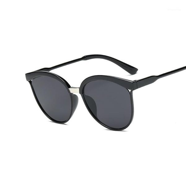 

2020 new fashion sunglasses women driving mirrors vintage for women reflective flat lens sun glasses female oculos uv4001, White;black