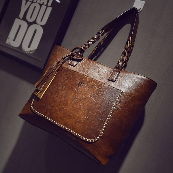 

2021 large capacity women bags shoulder tote bags bolsos new women messenger with tassel famous designers leather handbags