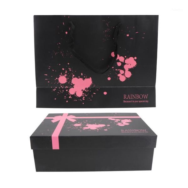 

1 set creative wedding present box banquet portable gift box with handbag(black)1