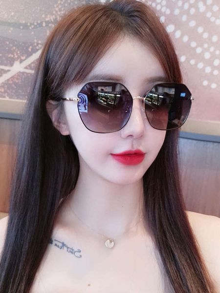 

anti 2020 new sunglasses women's polarized ultraviolet gm sunglasses korean chaowang red round face large frame thin glasses, White;black