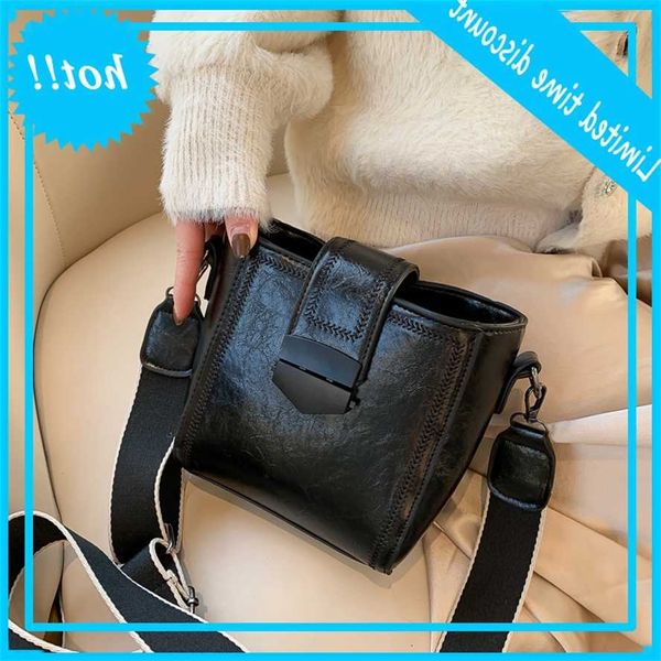 

chic leisure western style bag for women in autumn and winter