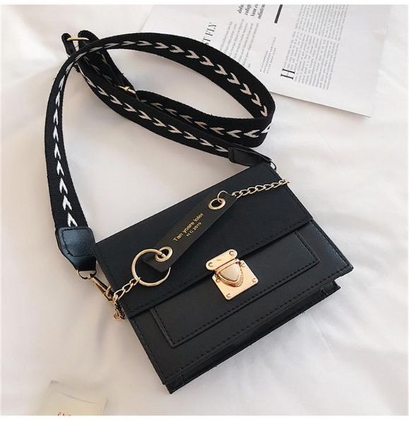 

temperament bag female 2020 new messenger chain bag fashion shoulder small square