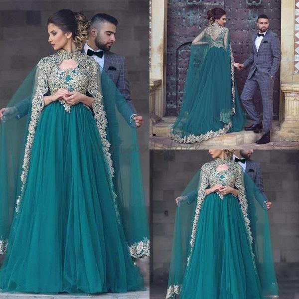 Verdes muçulmanos Abaya Vestidos de noite com Caped Vintage A linha Tulle Prom Dresses 2021 com ouro apliques Sexy Kaftan Dubai Vestido de Noite Chic