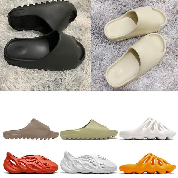 

2020 kanye foam runner clog sandals triple black blue red slides fashion slipper women mens tainers breathable beach sandals flip flops