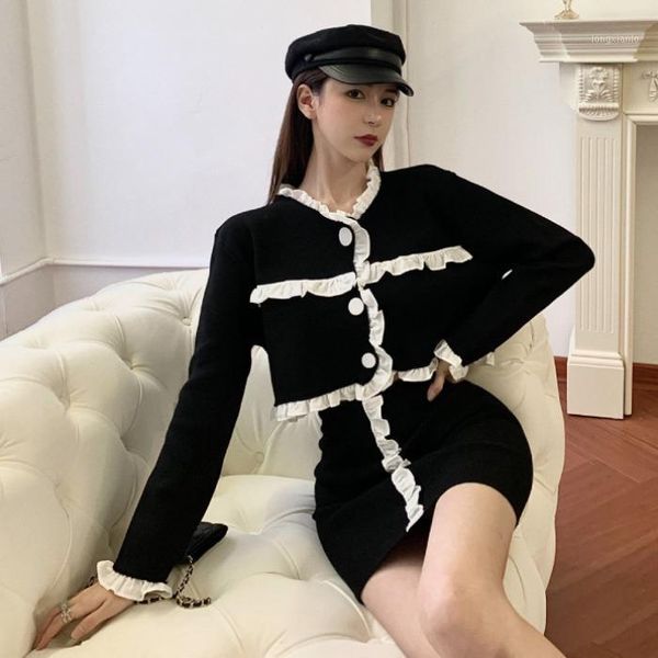 

autumn new style short wooden ear edge long sleeve high waist and hip skirt1, Gray