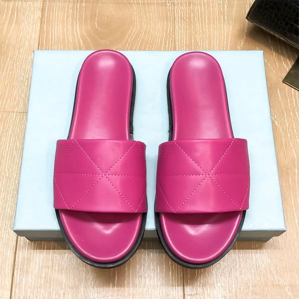 

2022 woman fashion leisure indoor slippers rubber soles soft insoles flat sandals are multi-colod, Black