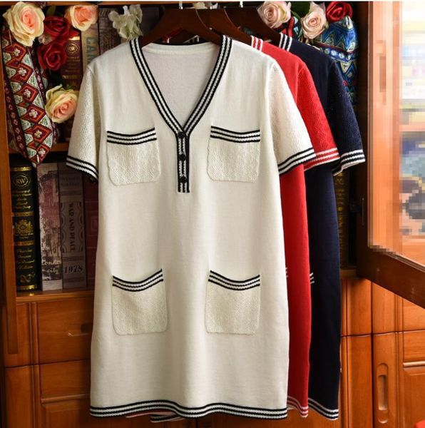 

2020new v-neck contrast color collar edge hollowed-out short-sleeve pocket knit midi skirt1, Black