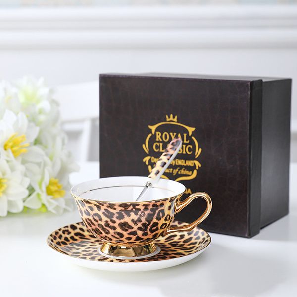 Европейская роскошь Leopard Bone China Coffeeare наборы высококачественной керамической кофейной чашки и плита послеобеденного чашка чая