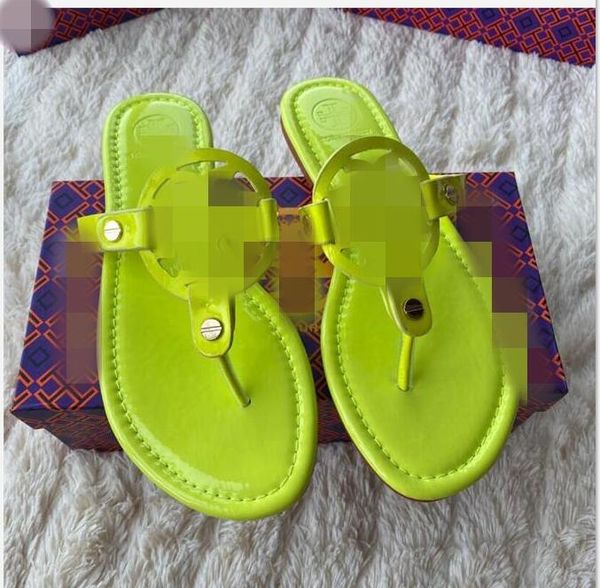 

summer fashion woman beach slippers leather cartoon big head slippers flat shoes l letters woman shoes metal lock head slirge size 35-42, Black