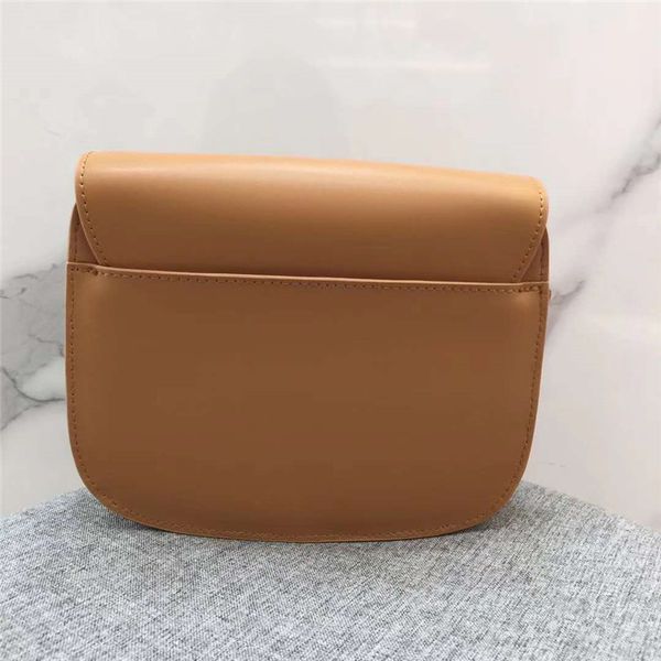 

half shoulder leather saddle bags 2021 bag round one messenger new versatile bag fashion small retro women's montaigne puuai, Red;black