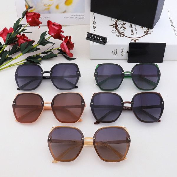 

new ch2220 sunglasses for women popular fashion summer style with the stones uv400 protection lens come with case box ch2220