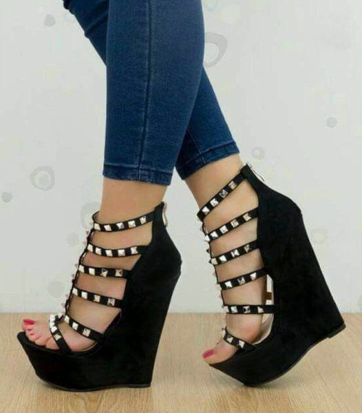 

2021 new female fashion rivet sandals toe heels women's shoes klog, Black