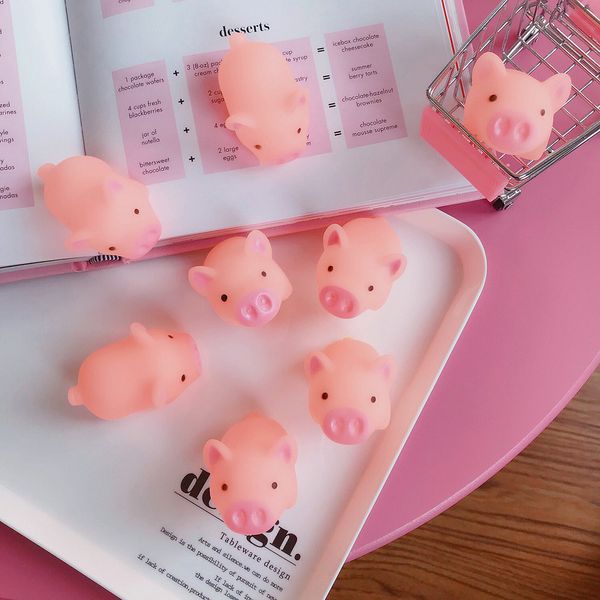 

new design pink pig cartoon soft adorable cute toy squeezed venting toys for joke noise bath toys with high quality